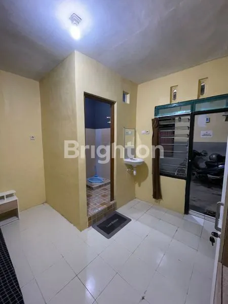 image RUMAH KOS AKTIF SEBELAH KAMPUS UNAIR C DEKAT KAMPUS MUHAMMADIYAH GALAXY MALL ITS WIDYA KARTIKA HANG TUAH WIDYA MANDALA MERR (1)