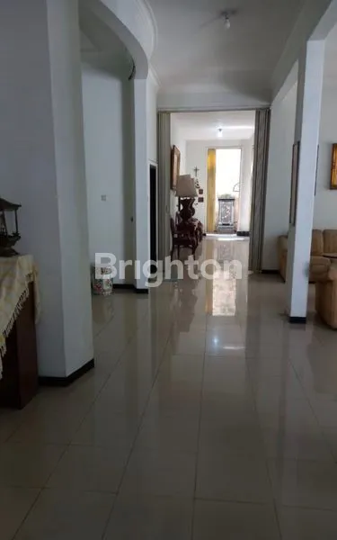 image RUMAH MEWAH 2 LANTAI TERAWAT, NOL JALAN RAYA SELANGKAH KE GALAXY MALL MERR KERTAJAYA INDAH PAKUWON CITY ITS UNAIR (6)