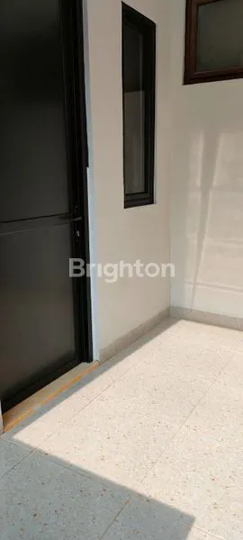 image RUMAH  DUA LANTAI MODERN & NYAMAN DI DISCOVERY FIORE BINTARO (6)