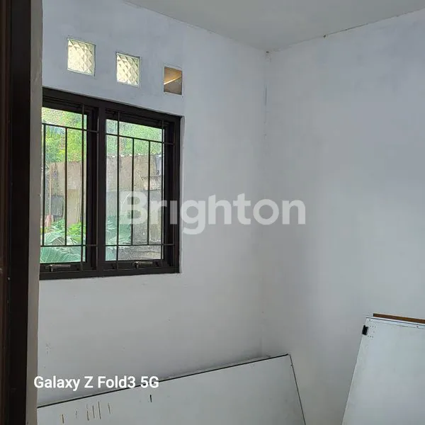 image RUMAH TINGGAL DENGAN TANAH YANG LUAS (4)