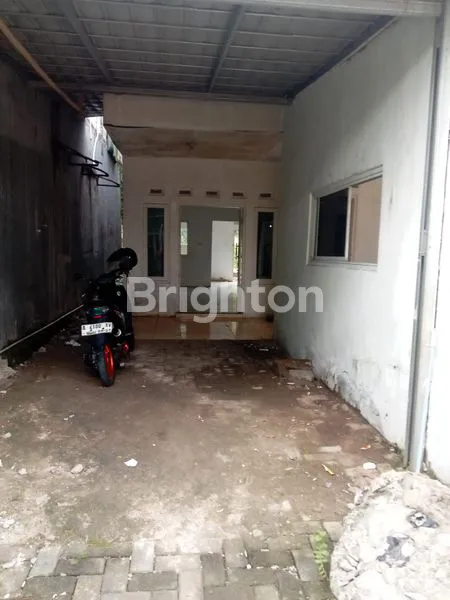 image RUMAH DIJUAL ~ AREA DEPAN BISA DIJADIKAN KIOS (4)