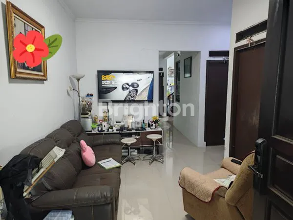 image DI JUAL RUMAH 2 LANTAI DI SENTUL (2)