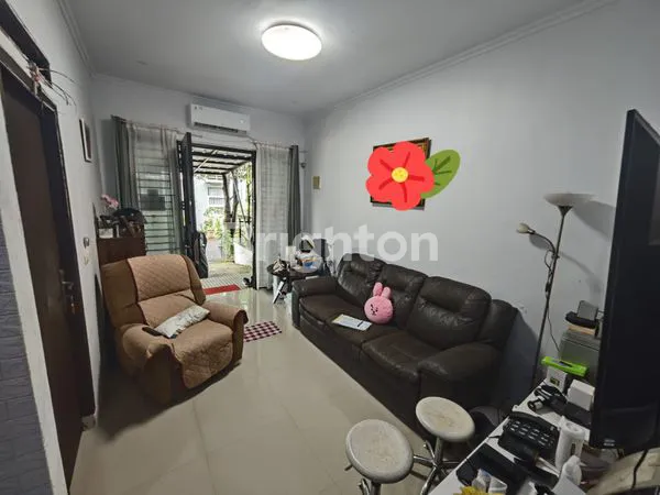 image DI JUAL RUMAH 2 LANTAI DI SENTUL (3)