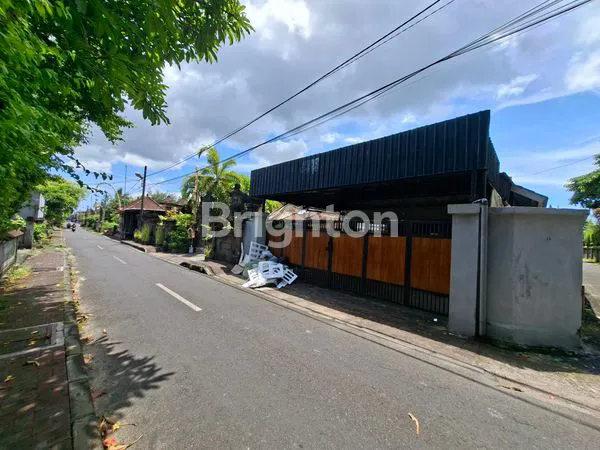 image RUMAH DENGAN 3 COTTAGE, DEKAT PANTAI QUEEN SEA (2)