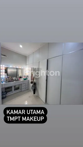 image RUMAH MEWAH 5KT 3KM, LT 100M² DI PEDUNGAN (7)