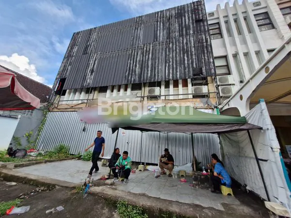 image RUKO LUAS BANGUNAN 780M² DI AREA KULINER DEWI SRI (1)