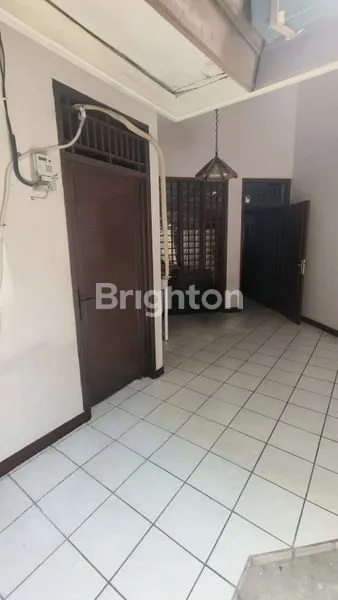 image RUMAH KOST SIAP HUNI, 12 KAMAR, SHM, LOKASI PREMIUM KEBAYORAN LAMA (7)