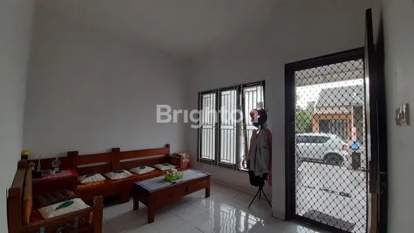 image RUMAH 2LT SIAP HUNIFURNISHEDDEKAT TRANSMART DAN ALUN ALUN KOTA SIDOARJO (4)
