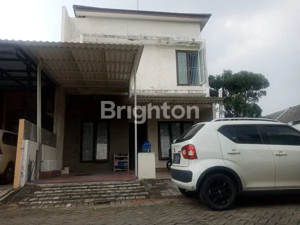 image RUMAH 2LT SIAP HUNIFURNISHEDDEKAT TRANSMART DAN ALUN ALUN KOTA SIDOARJO (1)