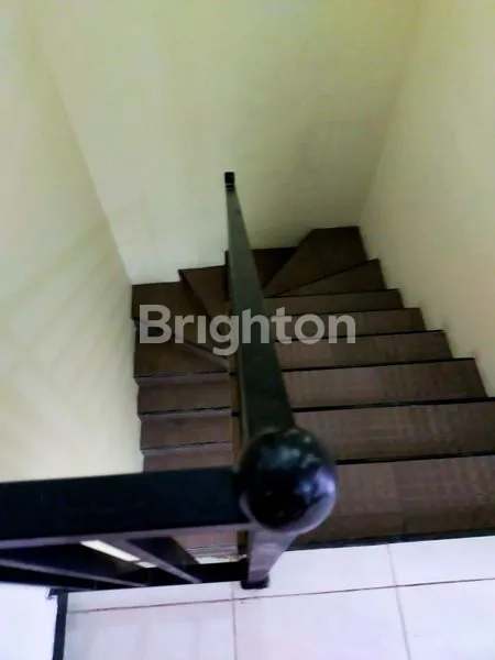 image CLUSTER EKSKULIF 2 LANTAI SEMI FURNISHED GENTAN RAYA (7)