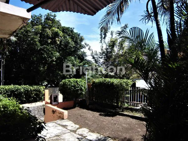 image RUMAH LAMA - HALAMAN LUAS - DAERAH SEMARANG ATAS BEBAS BANJIR DI SEMARANG SELATAN (6)