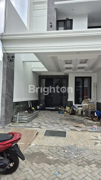 image ARAYA 2 SBY AMERICAN MINIMALIS NEW CIAMIK SISA 1 UNIT AJA, PARKIRAN LUAS (3)