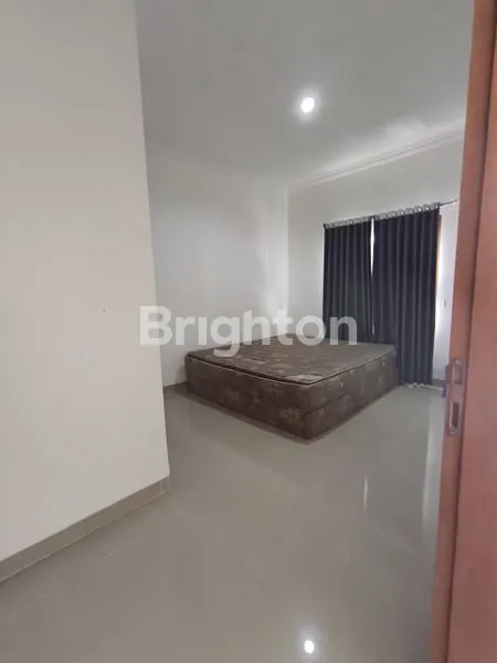 image RUMAH 2 LANTAI SIAP HUNI 4 KT DI RENON, LT 130M² (5)