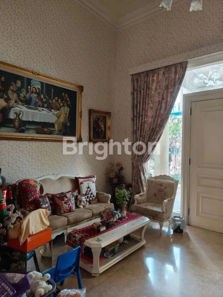 image DIJUAL RUMAH SUPER MEWAH KLASIK SIAP HUNI KUPANG INDAH - SURABAYA BARAT. DEKAT JALAN RAYA KUPANG BARU - DARMO PERMAI - TOL SATELIT - KUPANG JAYA - HR. MUHAMMAD - MAYJEND SUNGKONO, DLL. (2)