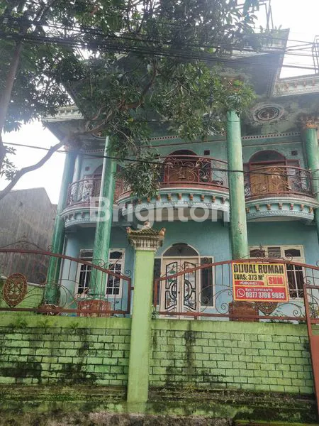 image RUMAH 3 LANTAI SHM DI TAPAKSIRING, LT 373M² (2)