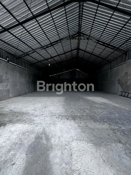 image GUDANG BARU 400M², AKSES TRONTON, TANPA KANTOR (1)