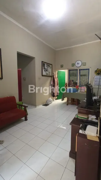 image DIJUAL RUMAH USAHA DENGAN RUANG KANTOR DI DEPAN LINGKUNGAN ISLAMI (4)