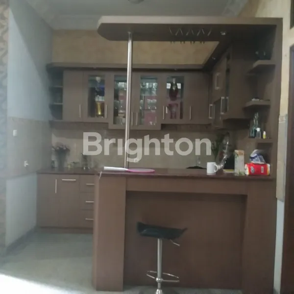 image RUMAH MEWAH DENGAN KOLAM RENANG DI JATIBENING FULL FURNISHED (3)