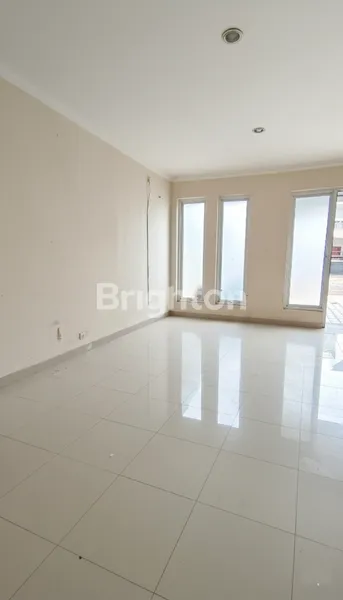 image RUMAH 2 LANTAI MINIMALIS MODERNLAND CLUSTER NEO PASADENA BABAKAN TANGERANG LT172 LB90 SHM 3+1KAMAR TIDUR 2+1 KAMAR MANDI  (3)