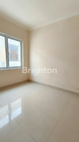image RUMAH 2 LANTAI MINIMALIS MODERNLAND CLUSTER NEO PASADENA BABAKAN TANGERANG LT172 LB90 SHM 3+1KAMAR TIDUR 2+1 KAMAR MANDI  (6)