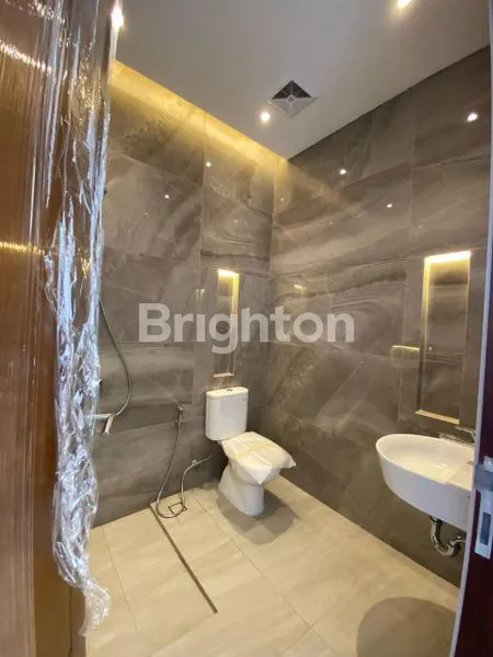 image DIJUAL RUMAH BARU MODERN MINIMALIS MODERN MERUYA JAKARTA BARAT BEBAS BANJIR SIAP HUNI (4)