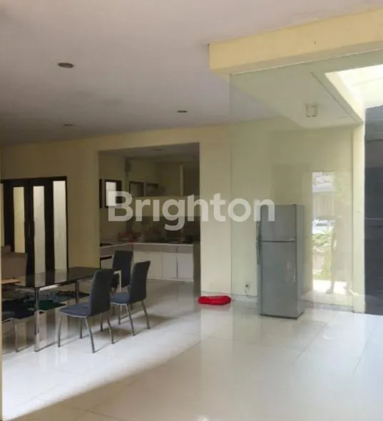 image RUMAH MODERN 2 LANTAI, PAKUWON INDAH (2)