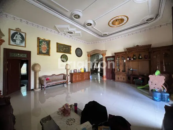 image RUMAH MEWAH 700M² SIAP HUNI DEKAT BIG MALL (3)