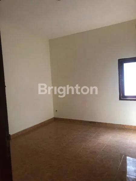 image DIJUAL CEPAT!! RUKO 2 LANTAI DI KOMPLEK PERTOKOAN JALAN RAYA SESETAN DENPASAR SELATAN (3)