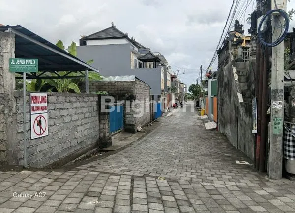 image RUMAH 2 LANTAI 3 KT DI GATOT SUBROTO TIMUR (4)