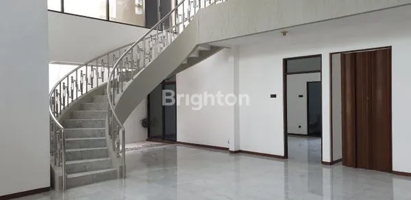 image RUMAH MEWAH 2LANTAI DHARMAHUSADA (8)