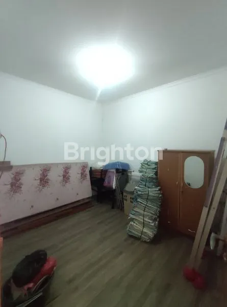 image RUMAH LOKASI TANJUNG DUREN KONDISI RAPI TERAWAT ADA KAMAR KOST HARGA NEGO JAKARTA BARAT (5)