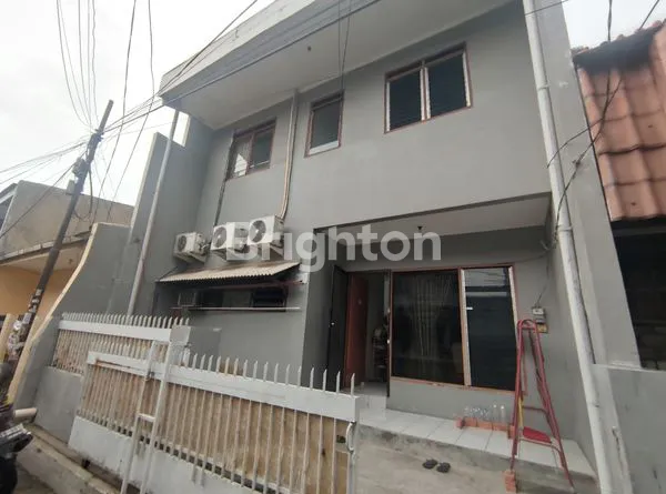 image RUMAH LOKASI TANJUNG DUREN KONDISI RAPI TERAWAT ADA KAMAR KOST HARGA NEGO JAKARTA BARAT (1)