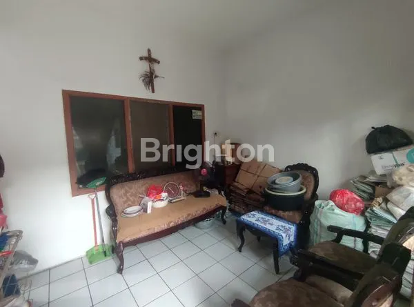 image RUMAH LOKASI TANJUNG DUREN KONDISI RAPI TERAWAT ADA KAMAR KOST HARGA NEGO JAKARTA BARAT (4)