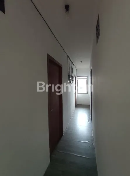 image RUMAH LOKASI TANJUNG DUREN KONDISI RAPI TERAWAT ADA KAMAR KOST HARGA NEGO JAKARTA BARAT (6)