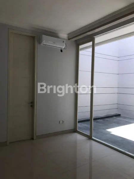 image RUMAH 2 LANTAI SIAP HUNI LONG BEACH PAKUWON CITY (5)