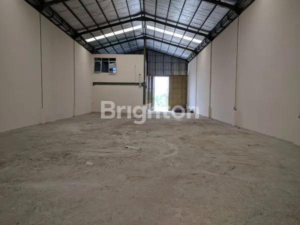 image GUDANG SIAP USAHA 432M², LOKASI STRATEGIS (2)