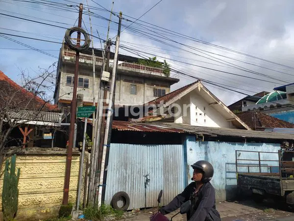 image RUMAH MEWAH 5 KT DI DENPASAR, LT 400M² (2)