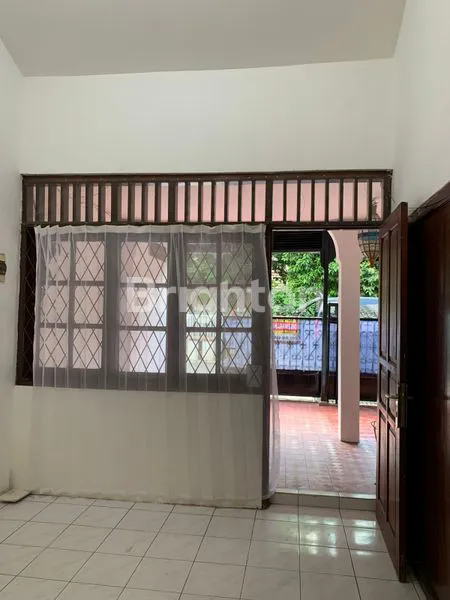 image RUMAH SEBERANG MALL TOWNSQUARE CILANDAK (7)