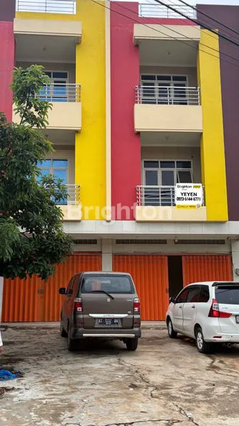 image DISEWAKAN RUKO 3 LANTAI DI JL. H.A.M.M RIFADDIN , SAMRINDA SEBRANG (1)