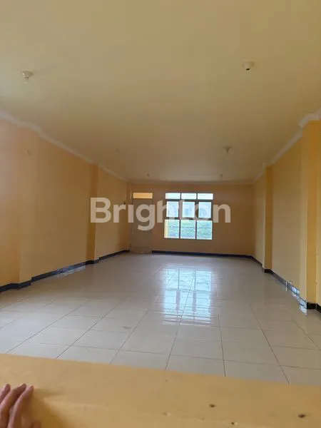 image DISEWAKAN RUKO 3 LANTAI DI JL. H.A.M.M RIFADDIN , SAMRINDA SEBRANG (8)