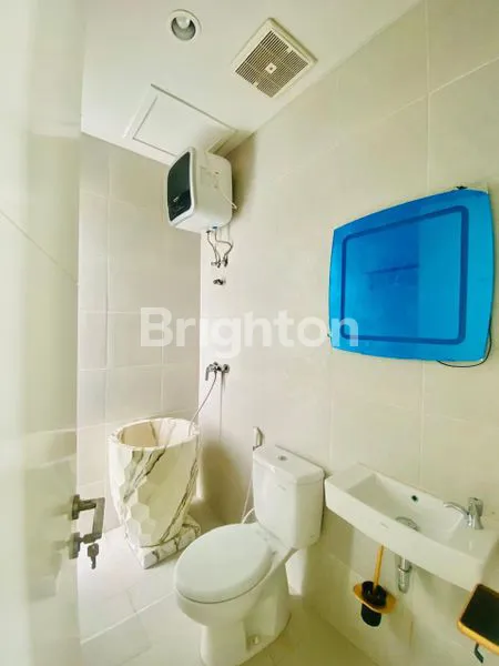 image RUMAH 2 LANTAI SIAP HUNI DI OPRA CITY KEPATIHAN GRESIK (4)