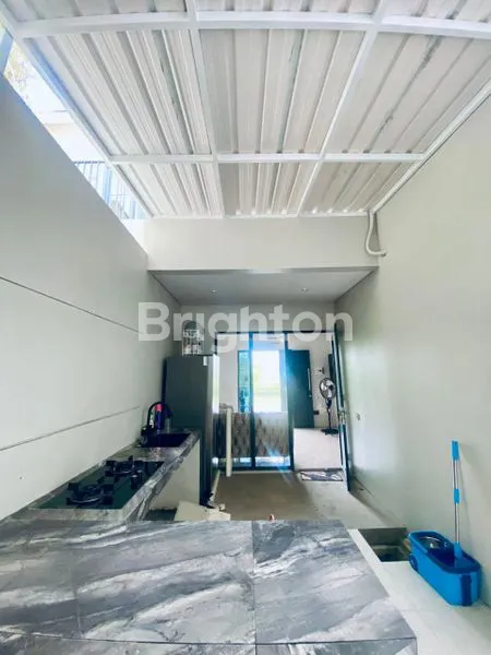 image RUMAH 2 LANTAI SIAP HUNI DI OPRA CITY KEPATIHAN GRESIK (5)