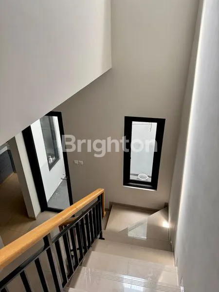 image JUAL RUMAH 2LANTAI BARU GRESS TAMAN PONDOK INDAH WIYUNG SURABAYA BARAT (5)