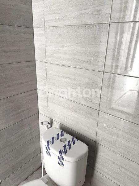 image JUAL RUMAH 2LANTAI BARU GRESS TAMAN PONDOK INDAH WIYUNG SURABAYA BARAT (3)