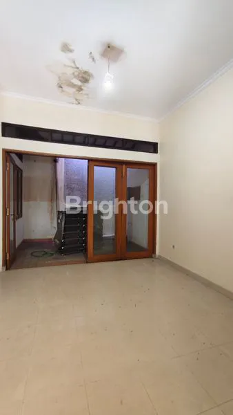 image RUMAH 2 LANTAI DI PESONA KHAYANGAN (3)