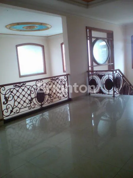 image RUMAH 2 LANTAI LT 500M² DI RAFFLESS HILLS CIBUBUR (2)