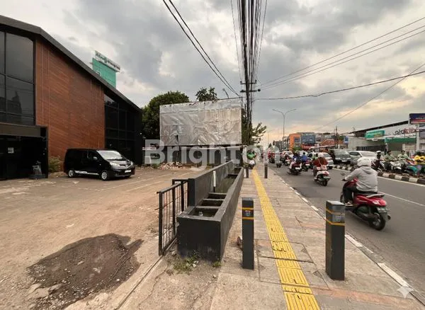 image EX CAFE LOKASI STRATEGIS PINGGIR JALAN. TEMPAT PARKIR LUAS (2)