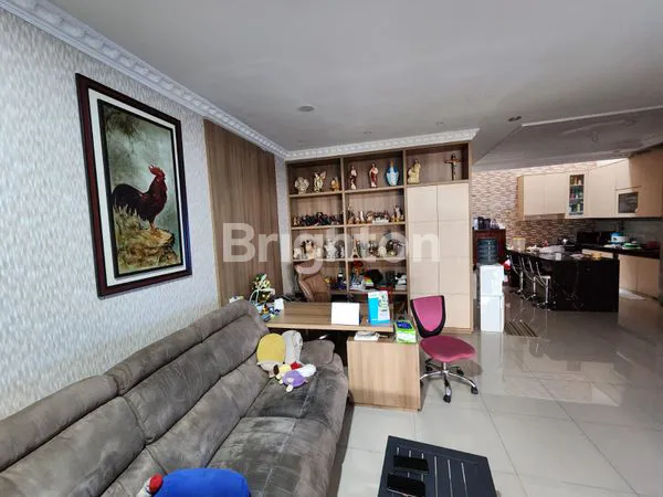 image RUMAH 2 LANTAI DENGAN FASILITAS LENGKAP , FULL INTERIOR, NYAMAN DI PORIS PARADISE, CIPONDOH KOTA TANGERANG, LOKASI SANGAT STRATEGIS. (2)