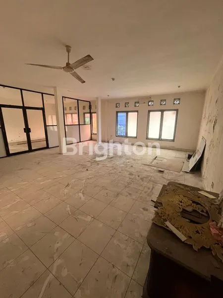 image DISEWAKAN RUKO PREMIUM 2 LANTAI DIKAWASAN YG PADAT AKTIFITAS BISNIS PUSAT KOTA (3)