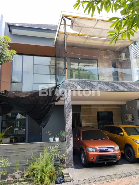 image 3M AN RUMAH LEBAR 10 SIAP HUNI DEKAT PASAR MODERN CITRALAND SURABAYA BARAT (1)
